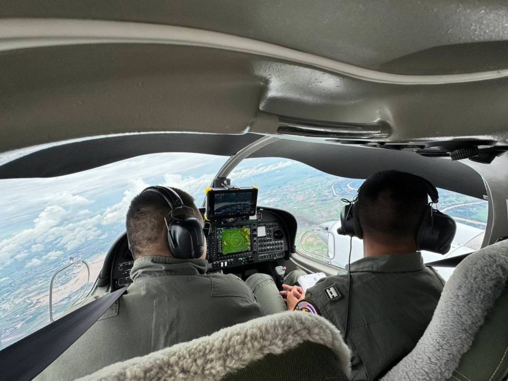 กองทัพอากาศใช้เครื่องบินแบบ Real-time