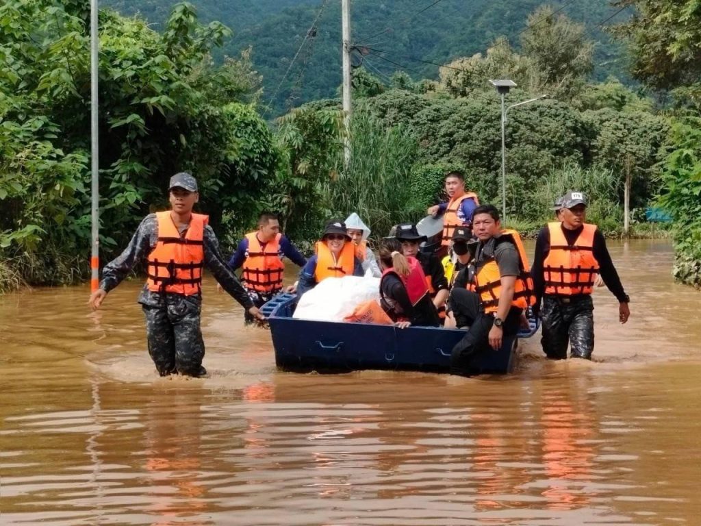 กองทัพอากาศใจบุญ ทุ่มสุดกำลังช่วยชีวิตทุกชีวิตในแม่แตง
