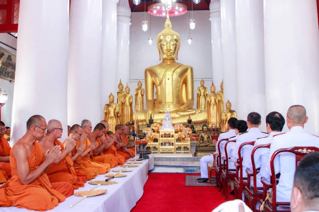 กองบิน ๑ ร่วมสืบสานประเพณีไทย ถวายผ้ากฐินพระราชทาน ณ วัดบึง