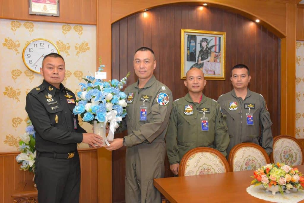 กองบิน ๑ สานสัมพันธ์อันดี เยี่ยมคารวะแม่ทัพภาคที่ ๒ คนใหม่ ณ ค่ายสุรนารี