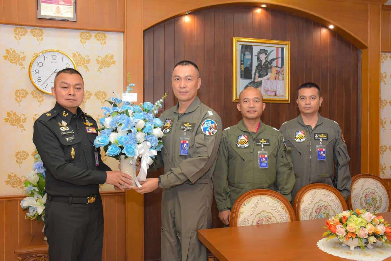 กองบิน ๑ สานสัมพันธ์อันดี เยี่ยมคารวะแม่ทัพภาคที่ ๒ คนใหม่ ณ ค่ายสุรนารี