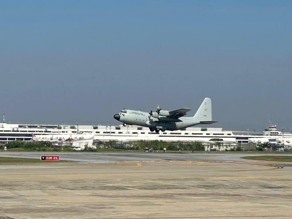 กองทัพอากาศผนึกกำลังหน่วยซีล บินตรงช่วยเหลือผู้ประสบภัยน้ำท่วมภาคใต้