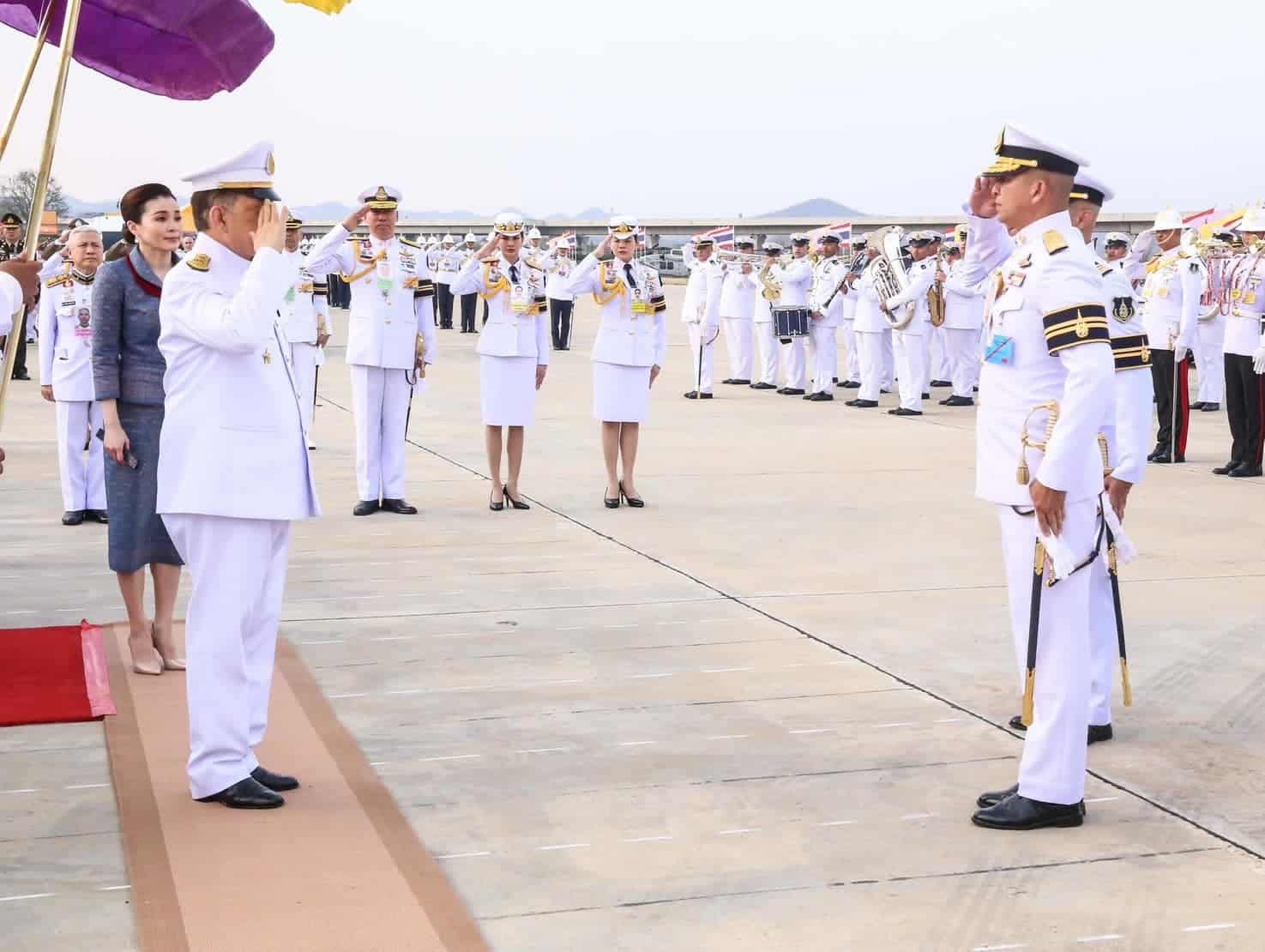 ในหลวง-พระราชินี ทรงเปิด รร.นายเรืออากาศนวมินทกษัตริยาธิราช และพระบรมราชานุสาวรีย์ ร.9