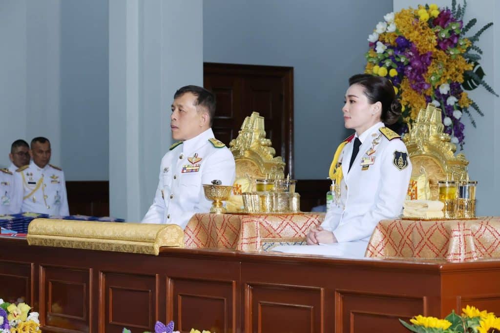 พระราชทานปริญญาบัตร วุฒิบัตร แก่ผู้ทรงคุณวุฒิ